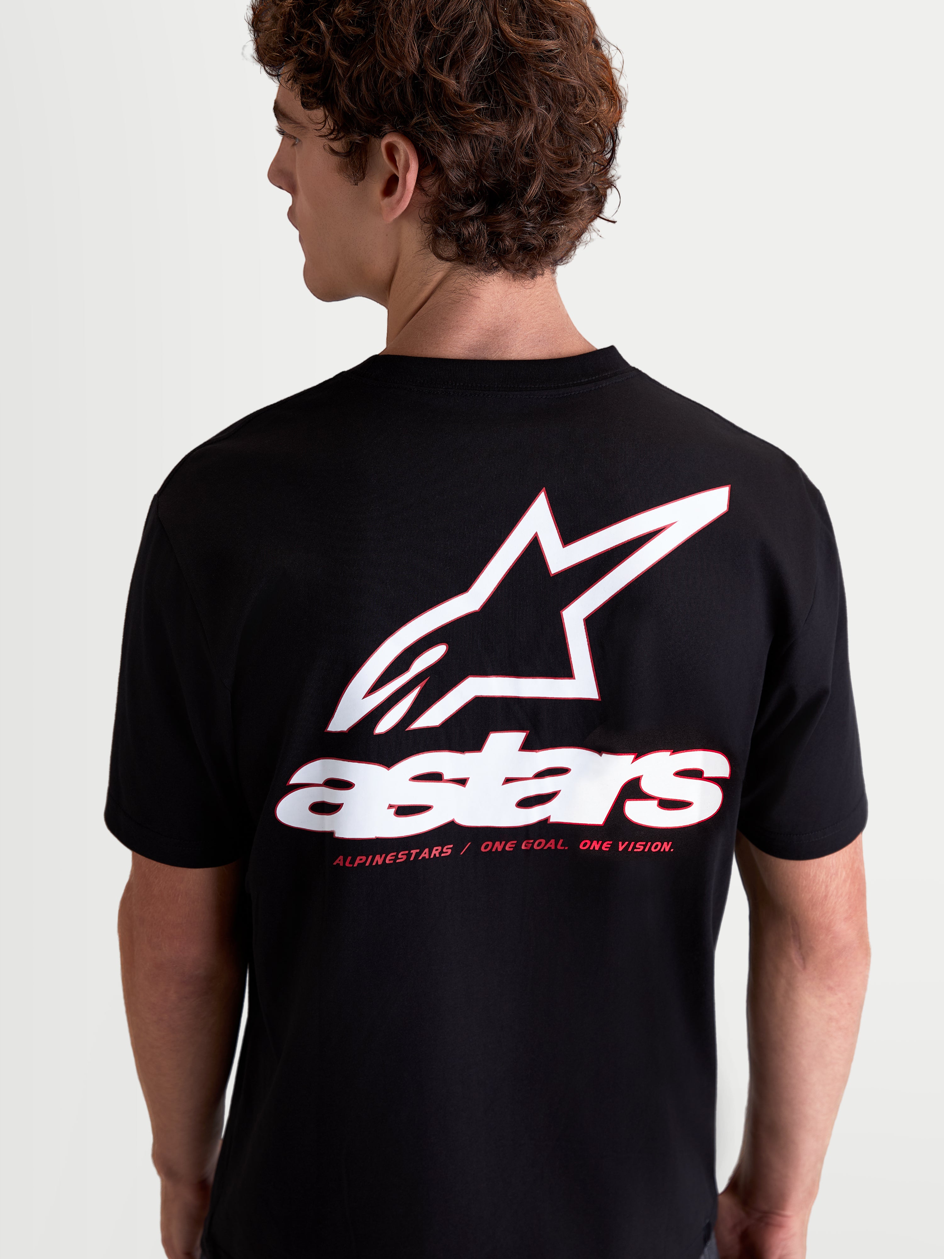 Alpinestars Lineout CSF T-Shirt, Kurzarm-Sportswear-T-Shirt für Herren, Schwarz mit großem weißem und rotem Astars-Logo sowie Tagline-Grafik auf dem Rücken, Baumwoll-Polyester-Mischgewebe.