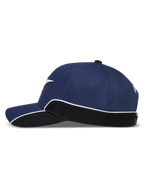 Alpinestars 500 Snapback Kappe, Sportswear-Lifestyle-Kappe, Unisex, Navy-Blau und Schwarz, Seitenansicht mit gebogenem Schirm, strukturierter Krone und weißer Kontrastpaspelierung auf dem Seitenteil.