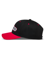 Alpinestars Retro Snapback Kappe, schwarz-rote Sportswear-Kappe mit gebogenem Schirm und strukturierter Twill-Krone.