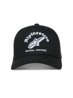 Alpinestars Baron Trucker-Mütze, schwarze Sportswear-Kappe mit weißer Logo-Stickerei, gebogenem Schirm und Mesh-Rückseite.