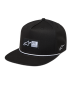 Alpinestars Label Snapback Kappe, schwarze Sportswear-Kappe mit flachem Schirm, weißem Kordeldetail und gewebtem Aufnäher.