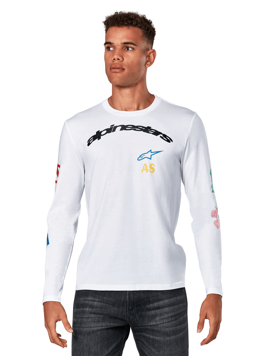 Alpinestars Brundo CSF Langarmshirt, Weiß, bogenförmiges schwarzes Alpinestars-Logo mit blauem Stern und gelben AS-Initialen, farbenfrohe Grafikdrucke auf den Ärmeln, lässige Motorsport-Streetwear für Herren
