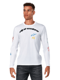 Alpinestars Brundo CSF Langarmshirt, Weiß, bogenförmiges schwarzes Alpinestars-Logo mit blauem Stern und gelben AS-Initialen, farbenfrohe Grafikdrucke auf den Ärmeln, lässige Motorsport-Streetwear für Herren