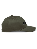 Alpinestars Canyon Mütze, Seitenansicht, Militärgrün, strukturierte Krone mit gebogenem Schirm, gesticktes Astars-Logo mit Camouflage-Füllung, lässige, vom Motorsport inspirierte Streetwear
