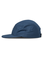 Alpinestars Peasy Mütze, 5-Panel-Jockey-Kappe, Blau, Seitenansicht, flacher Schirm, unstrukturierte Krone, Twill-Stoff, lässige Motorsport-inspirierte Kopfbedeckung
