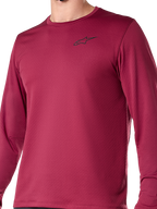 Alpinestars A-Dura Thermal Trikot, Langarm-Radsporttrikot, Burgunderrot, mit einem kleinen schwarzen Logo auf der Brust, strukturiertes Thermogewebe, reguläre Passform für Mountainbiking