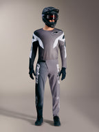 Alpinestars A-Supra Elite Trikot in Faded Gray, leichtes MTB-Jersey mit markanten weißen Grafiken für MTB-Enthusiasten.