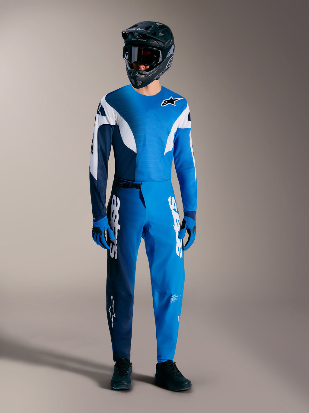 2026 Alpinestars A-Supra Elite Kit in Faded Bright Blue mit technischem Trikot und Rennhose für Performance-MTB.
