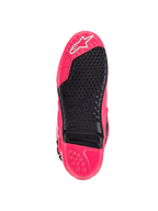 Alpinestars Tech 10 Stiefel, Motocross-Stiefel, Diva Pink und Schwarz, Sohlenansicht mit strukturiertem Profil, austauschbarem Fußrasteneinsatz und charakteristischem Astars-Logo, entwickelt für überlegenen Grip und Langlebigkeit