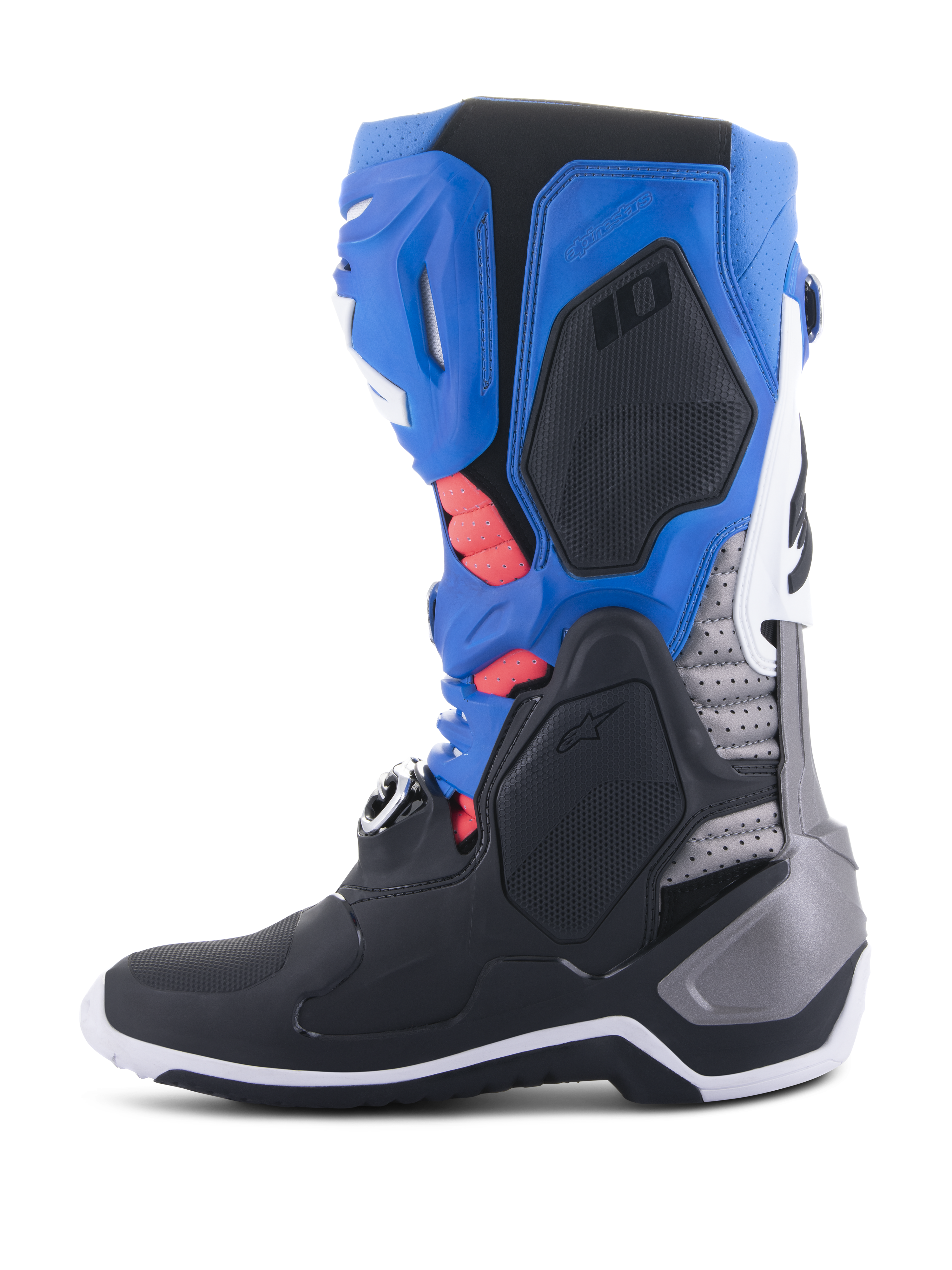 Alpinestars Tech 10 Supervented Stiefel, Motocross-Stiefel, Schwarz, Enamel-Blau, Lila und Weiß, Seitenansicht mit blauen und schwarzen Paneelen sowie silbernen Akzenten, korallenrote Innenpolsterung durch Belüftungsöffnungen sichtbar, fortschrittliches Offroad-Renndesign
