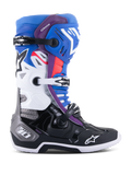 Alpinestars Tech 10 Supervented Stiefel, Motocross-Rennstiefel, Blau, Lila, Weiß, Schwarz und Rot, Seitenansicht mit einem Dreifach-Schnallen-Verschlusssystem, Belüftungszonen und Alpinestars Stern-Logo.