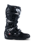 Alpinestars 2026 Tech 7 Enduro Drystar® Stiefel, schwarze Offroad-Motorradstiefel, Profilansicht mit vier silbernen Schnallenverschlüssen, robuster Dual-Compound-Enduro-Sohle und umfassendem TPU-Schutz mit matten und glänzenden schwarzen Oberflächen.