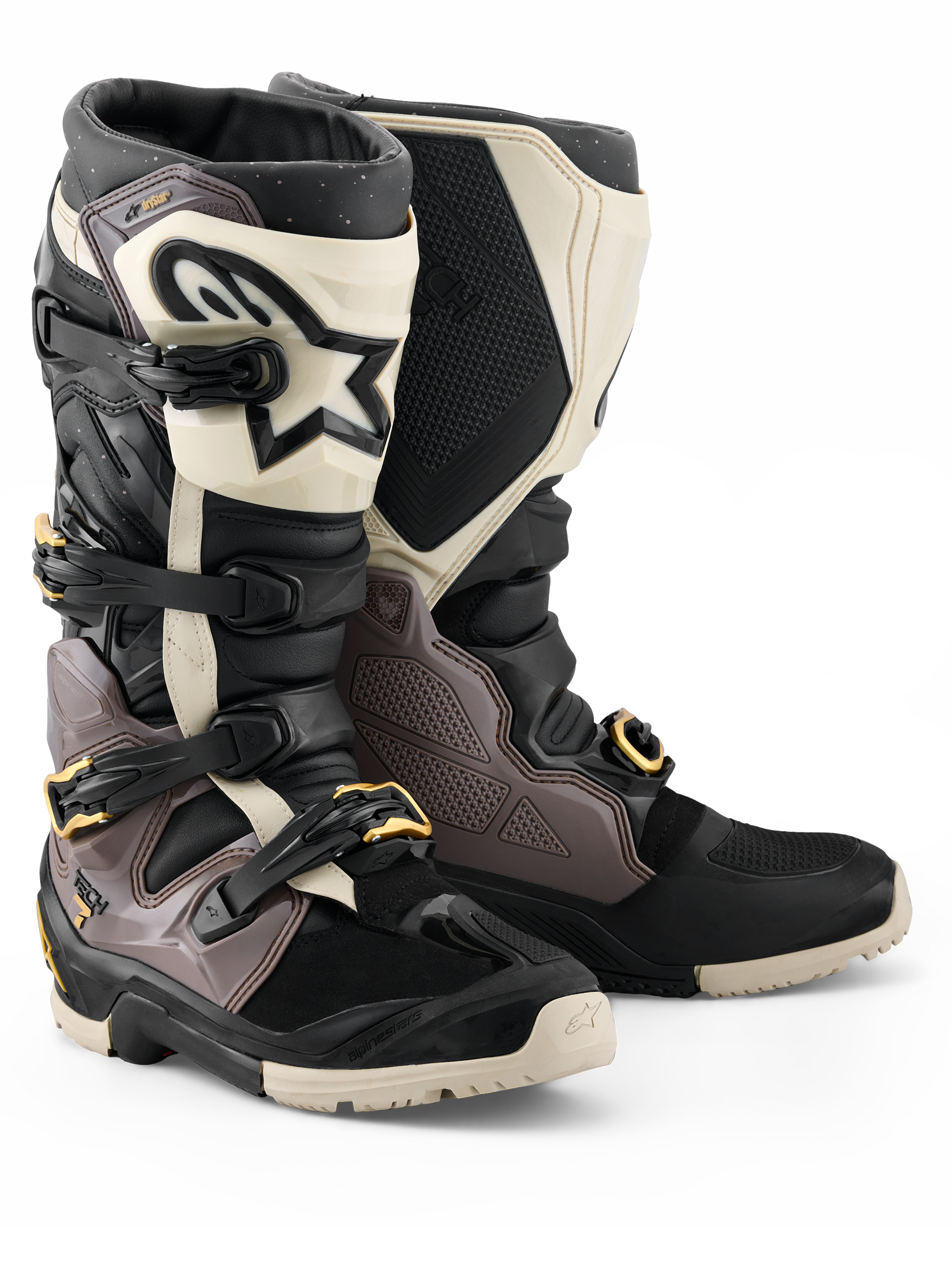Alpinestars 2026 Tech 7 Enduro Drystar® Stiefel, Motocross- und Enduro-Stiefel, Schwarz, Dunkelgrau und Gold, mit robuster TPU-Schale, Schnellverschluss-Aluminium-Schnallen mit goldfarbenen Akzenten und großer weißer Schienbeinplatte mit schwarzem Logo, entwickelt für Strapazierfähigkeit im Gelände