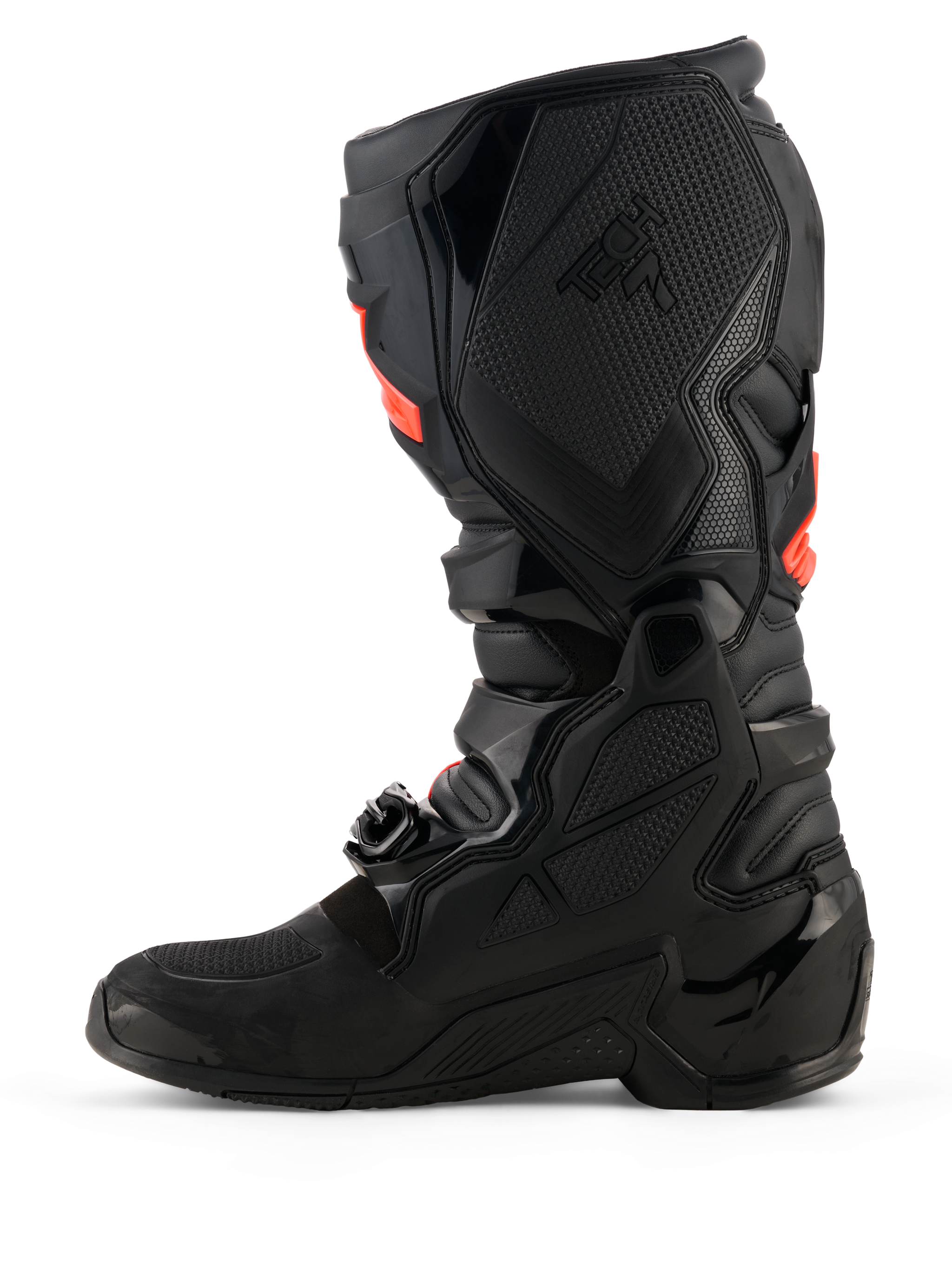 Alpinestars Tech 7 Stiefel, Motocross-Stiefel, Schwarz mit Red Fluo Akzenten, mediale Seitenansicht mit TPU-Schutzschalen, Schnallensystem und texturierten Grip-Einsätzen für Offroad-Performance