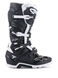 Alpinestars Tech 7 Enduro Drystar Stiefel, Enduro- und Offroad-Motorradstiefel, Schwarz und Weiß, Vier-Schnallen-Verschlusssystem, wasserdichtes Drystar-Membran-Branding, robuste Sohle für Offroad-Grip, strapazierfähige TPU-Schutzpaneele mit Alpinestars-Logos