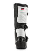 Alpinestars Tech 3 Stiefel in Schwarz und Weiß, Rückansicht mit weißen gepolsterten Einsätzen, schwarzem TPU-Fersenschutz mit Tech Series-Logo und rotem Tech 3-Branding oben, professionelle Motocross-Fußbekleidung.