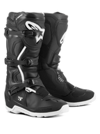 Alpinestars Tech 3 Enduro wasserdichte Stiefel, Motocross- und Offroad-Stiefel, Schwarz und Weiß, mit Drei-Schnallen-Verschlusssystem, weißem TPU-Logo am Schienbein, verstärktem Knöchel- und Fersenschutz und strapazierfähigen weißen Sohlen.