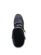 Alpinestars Tech 5 Stiefel, Motocross-Stiefel, Schwarz, Dunkelgrau und Weiß, Draufsicht mit Blick in die Stiefelöffnung, zeigt den gepolsterten Innenbereich und den texturierten Zehenbereich, professionelles Schutzschuhwerk für den Offroad-Rennsport