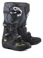 Alpinestars Tech 5 Stiefel, Motocross- und Offroad-Stiefel, Schwarz, Cool Gray und Gelb Fluo, mit einem Vier-Schnallen-Verschlusssystem, weißen Logos am Schienbein und neongelben Akzenten, strapazierfähige Mikrofaser-Konstruktion für Offroad-Performance.