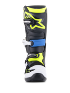 Alpinestars Youth Tech 7S Stiefel, Motocross-Stiefel, Schwarz, Enamel-Blau und Gelb Fluo, Vorderansicht mit einem robusten Mehrfach-Schnallenverschlusssystem, weißem Zehenschutz und leuchtend neongelbem Alpinestars-Logo auf der Schienbeinplatte