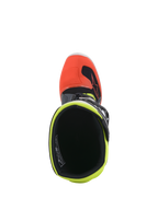 Alpinestars Youth Tech 7S Stiefel, Motocross-Stiefel, Dunkelgrau mit roten und fluoreszierenden gelben Akzenten, Ansicht von oben zeigt die Innenöffnung mit fluoreszierendem gelbem Futter und roter Zehenkappe, entwickelt für den Offroad-Rennsport von Jugendlichen.