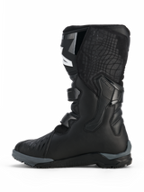 Alpinestars Corozal V2 Adventure Drystar® Stiefel, Motorrad-Adventure-Stiefel, Schwarz, Seitenansicht mit Multi-Material-Konstruktion, Schnallenverschlüssen und robuster All-Terrain-Sohle
