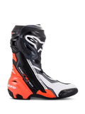 Alpinestars Supertech R Stiefel, Hochleistungs-Rennmotorradstiefel, Schwarz, Rot Fluo, Weiß und Grau, Profilansicht mit TPU-Schienbeinplatte und Zehenschleifer, aerodynamisches Design mit markantem Branding für Rennstrecke und Straße.