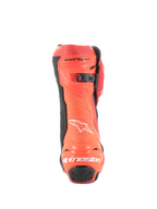Alpinestars Supertech R Vented Stiefel, Racing-Motorradstiefel, Bright Red und Red Fluo, Rückansicht mit perforierter Konstruktion zur Belüftung, TPU-Fersenschutz und weißem Alpinestars-Logo-Branding
