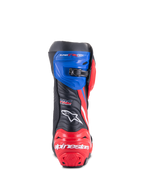 Alpinestars Honda Supertech R Stiefel, Motorrad-Rennstiefel, Schwarz, leuchtendes Rot und Blau, Rückansicht mit einer rot verstärkten Ferse mit weißem Branding, blauer oberer Gamasche mit mikroverstellbarem Ratschenverschluss und HRC-Logo auf der Rückseite