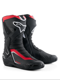 Alpinestars Honda SMX-6 V3 Stiefel, Performance-Motorradstiefel, Schwarz, leuchtendes Rot und Weiß, mit TPU-Schienbein- und Knöchelschutz, belüfteten Mesh-Einsätzen und modernem aerodynamischen Profil mit Honda-Branding.