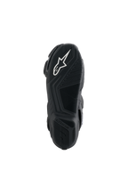 Alpinestars Honda SMX-6 V3 Stiefel, Sohlenansicht, schwarze Gummiaußensohle mit weißem Alpinestars-Logo, strukturiertes Grip-Design für Präzision an den Bedienelementen des Motorrads