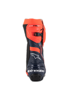 Alpinestars Supertech R Vented MM93 Replica Stiefel, Motorrad-Rennstiefel, Fluo-Rot, Dunkelblau und Schwarz, Rückansicht mit weißem Alpinestars-Logo an der Ferse und fluo-rotem verstellbarem Ratschenverschluss, perforiertes Mikrofaser-Design für hohe Luftzirkulation