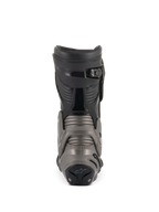 Alpinestars SMX Plus V2 Stiefel, Schwarz und Dunkelgrau, Rückansicht mit Multi-Link Control-System, Achilles-Akkordeon-Panelen und mikroverstellbarem Ratschenverschluss oben für fortschrittlichen Motorradschutz.