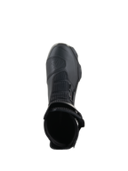 Alpinestars SP-X BOA® Stiefel, Schwarz, Draufsicht mit Blick in die Knöchelöffnung, mit Rideknit® Mesh und dem seitlich angebrachten BOA® Fit System, eleganter mittelhoher Sport-Motorradstiefel