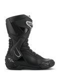 Alpinestars SMX-6 V3 Stiefel, Performance-Motorradstiefel, Schwarz mit weißen Akzenten, seitliche Profilansicht mit TPU-Knöchelschutzsystem, strukturierten Mesh-Flexzonen und verstärkten Fersen- und Zehenkomponenten für Rennstrecke und Straße.