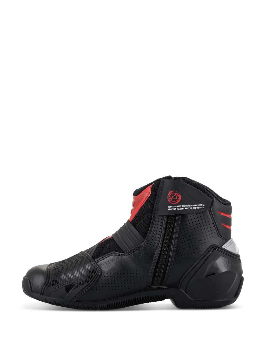 Alpinestars SMX-1 R V2 Vented Stiefel, Schwarz und Rot, niedrig geschnittener Motorradschuh, Seitenansicht mit medialem Reißverschluss, perforiertes Mikrofaser-Obermaterial für Luftzirkulation, rote Akzente an Knöchel und Zunge, Performance-Fußbekleidung für Straßenfahrten.