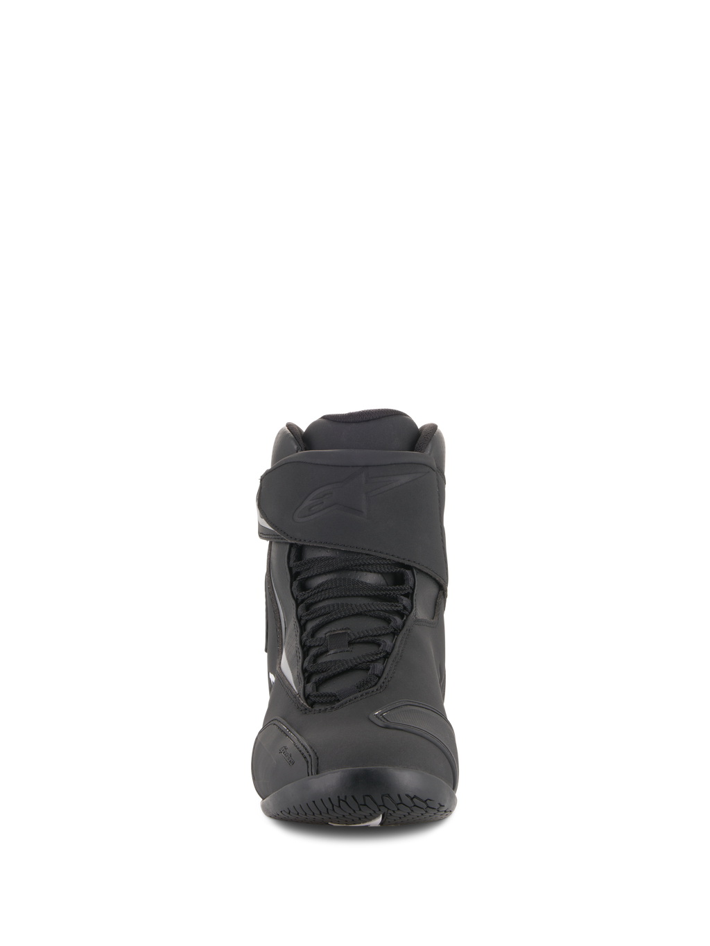 Alpinestars Fastback 2 Drystar® wasserfeste Schuhe, Schwarz und Weiß, Vorderansicht mit Schnürsystem und verstellbarem Klettverschlussriemen, geprägtes Logo, strapazierfähige Konstruktion aus Leder und Mikrofaser für Straßenfahrten