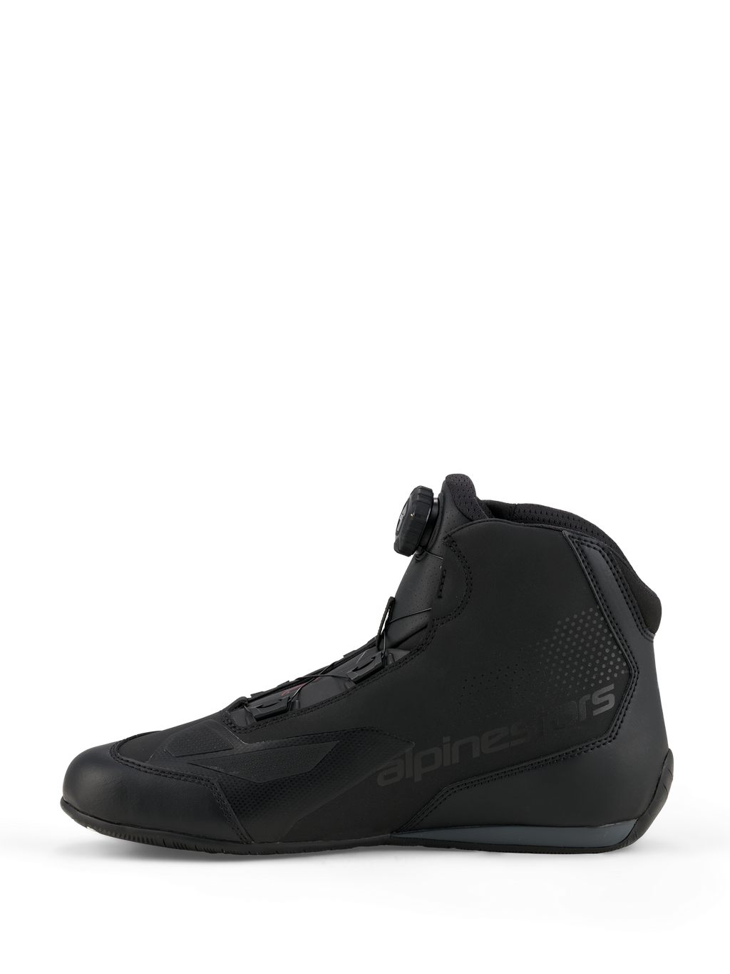 Alpinestars Celer Schuhe, Sport- und Renn-Motorradschuhe, Schwarz und Dunkelgrau, Seitenprofil-Ansicht mit integriertem Rotor-Verschlusssystem-Drehrad, technische Mikrofaser-Konstruktion mit Alpinestars-Branding, stromlinienförmiges Design für Performance
