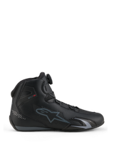 Alpinestars Celer Schuhe, Motorrad-Sneaker im High-Top-Design, Schwarz mit Grau-Akzenten, sportliche Silhouette mit gepolstertem Knöchelbereich, Schnürsystem, seitliches Stern-Logo