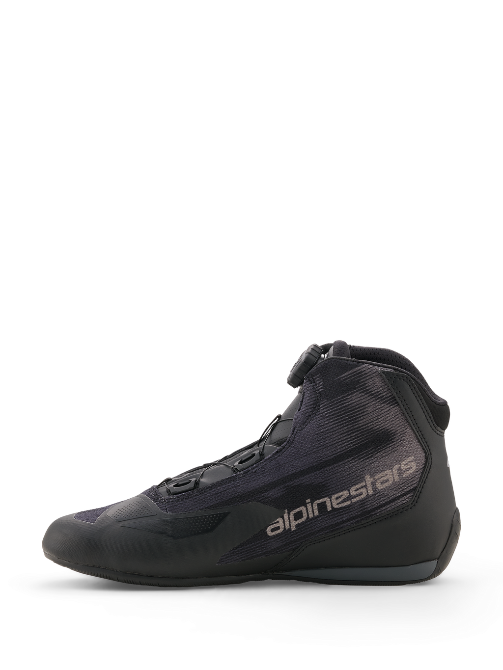 Alpinestars Celer Superair Schuhe, Schwarz und Dunkelgrau, Sport-Motorradschuhe, Seitenprofil-Ansicht mit hochluftdurchlässigem Textil-Obermaterial, Rotor-Verschlusssystem und grauem Alpinestars-Branding an der Seite.