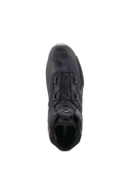 Alpinestars Celer Superair Schuhe, Motorradschuhe, Schwarz und Dunkelgrau, Ansicht von oben mit Fokus auf das Rotor-Verschlusssystem-Drehrad, hochluftdurchlässige Textilkonstruktion und schützende synthetische Verstärkungen