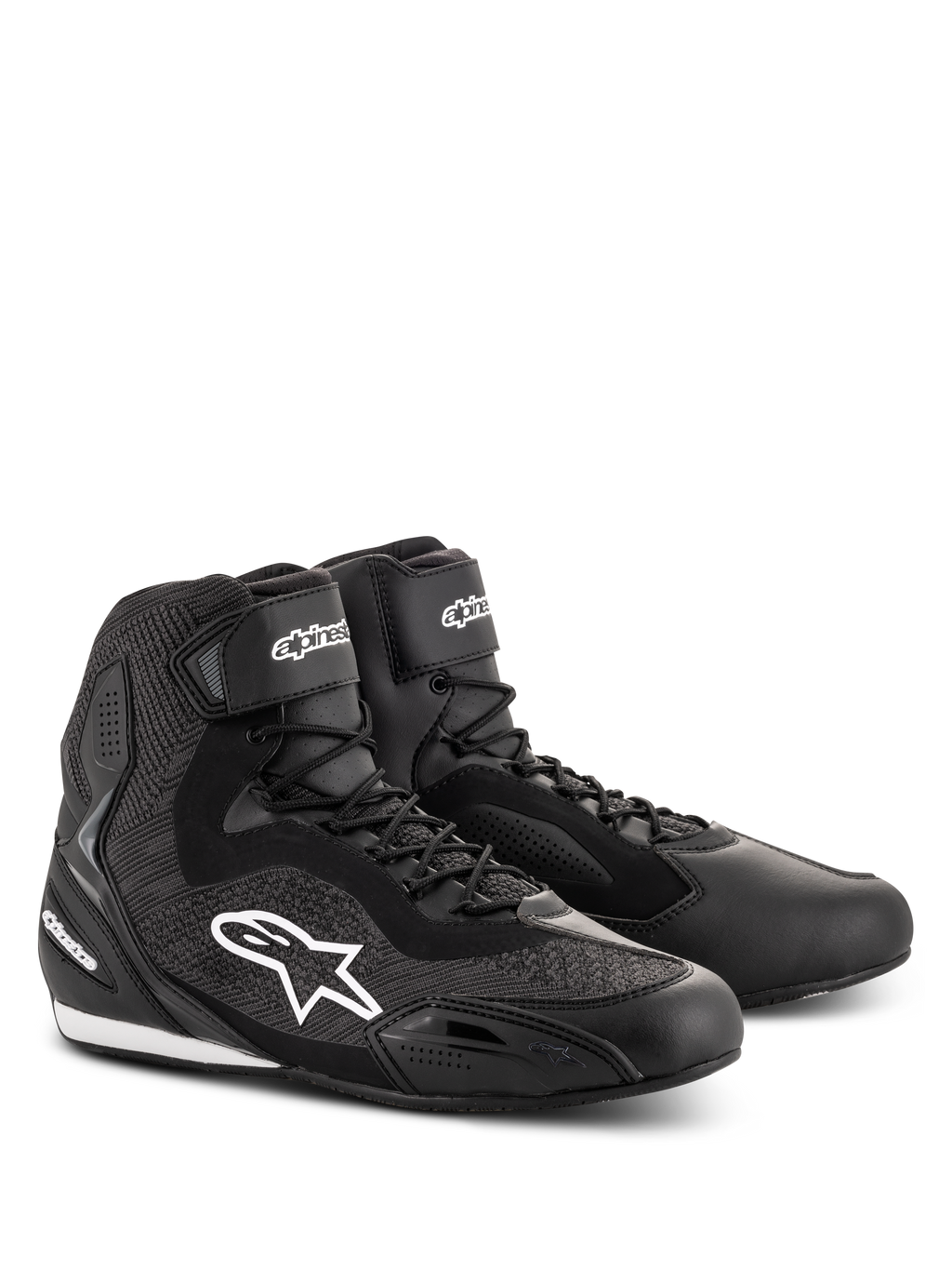 Alpinestars Faster-3 Rideknit® Schuhe, schwarze Motorradschuhe, mit gestrickten Mesh-Einsätzen und Mikrofaser-Chassis, weißes Alpinestars Stern-Logo an der Seite, Schnürsenkel mit Klettverschluss am Knöchel, entwickelt für Straßenrennsport und urbanes Pendeln.