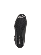 Alpinestars Faster-3 Rideknit® Schuhe, schwarze Motorradschuhe, Sohlenansicht mit texturiertem Profilmuster und weißen Alpinestars-Logos an Zehen und Ferse
