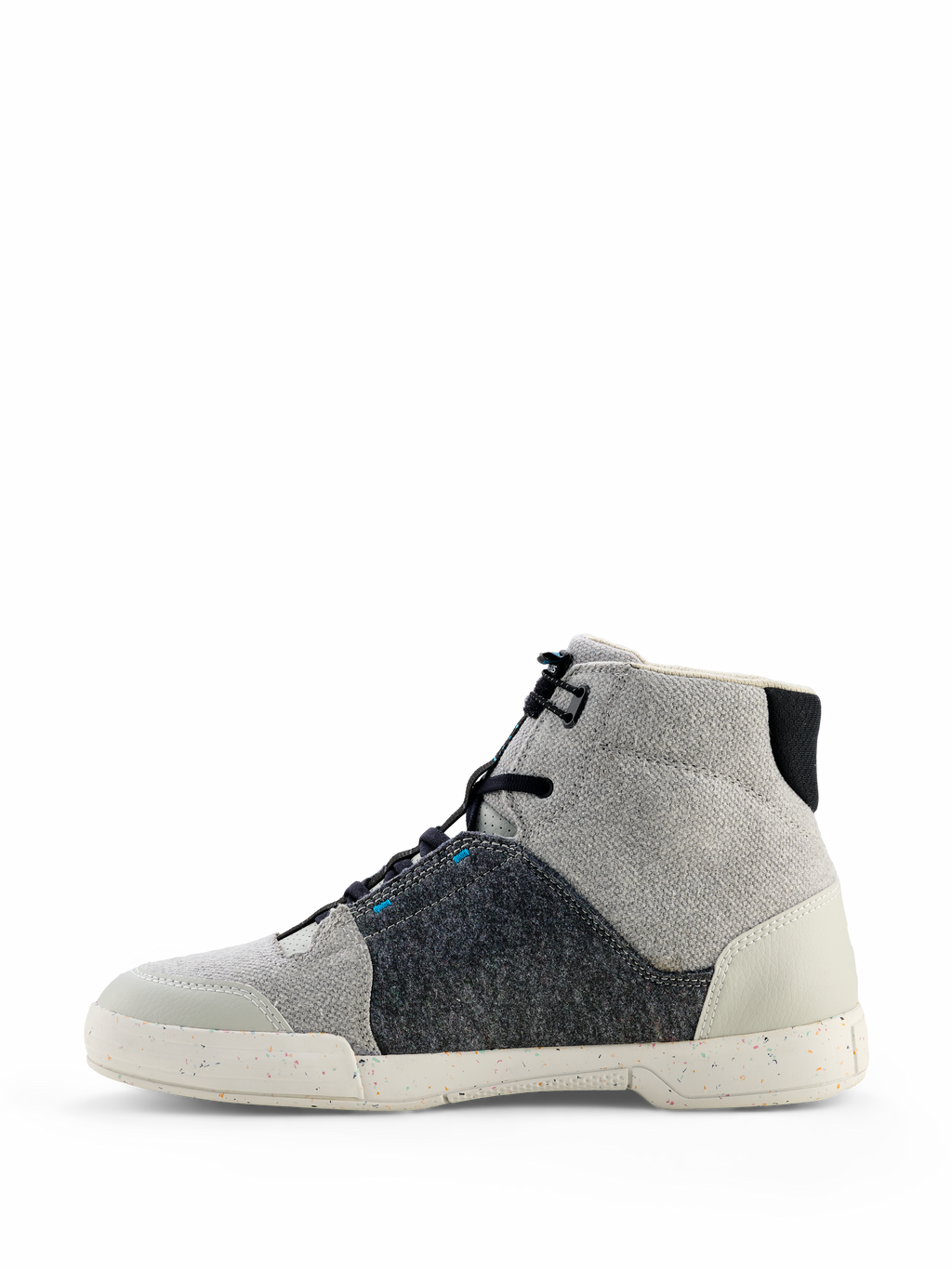 Alpinestars Circal Riding Shoes, urbane Motorradschuhe, Grau, Schwarz und Methylblau, Seitenprofil mit Canvas und recyceltem Filz, gesprenkelte cremeweiße Sohle, lässiger High-Top-Stil für urbane Fahrten
