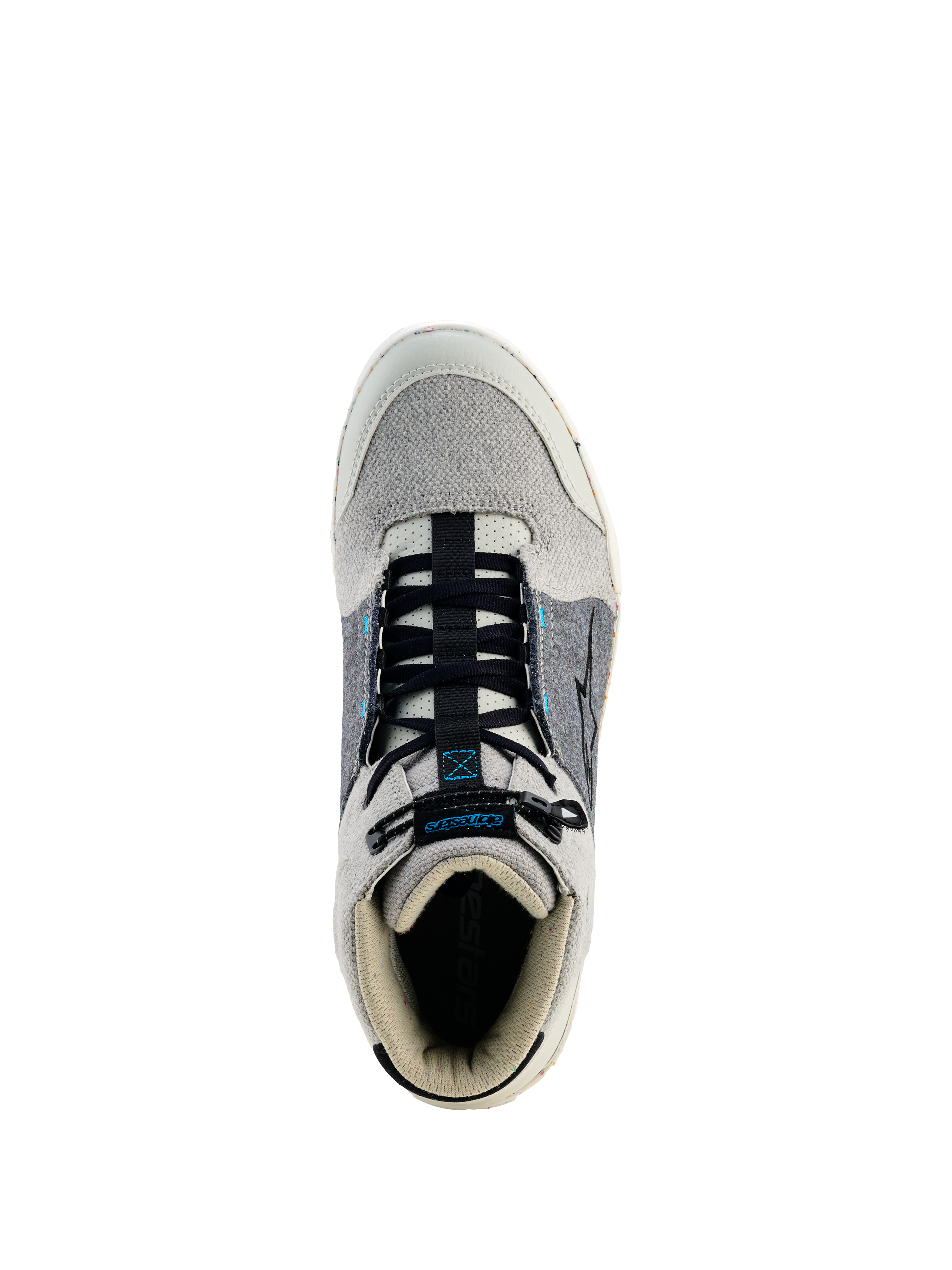 Alpinestars Circal Motorradschuhe, urbane Motorradschuhe, Grau, Schwarz und Methyl-Blau, Draufsicht mit schwarzen elastischen Schnürsenkeln, hellgraue Zehenbox und Kragen aus Canvas, dunkelgraue Seitenpaneele mit blauen Akzenten, schützendes und nachhaltiges urbanes Schuhwerk