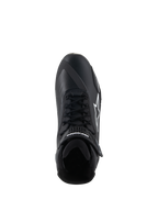 Alpinestars Faster-4 Schuhe, Motorradschuhe, Schwarz und Weiß, Draufsicht zeigt Schnürverschluss, Klettverschluss am Knöchel und weißes Alpinestars-Logo an der Seite