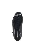 Alpinestars Faster-4 Schuhe, Motorradschuhe, Schwarz und Weiß, Ansicht der texturierten Gummisohle, mit weißem Alpinestars Stern-Logo an der Zehenpartie und Wortmarke am Fußgewölbe, griffige Außensohle für Performance auf der Straße