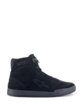 Alpinestars Chrome Schuhe, Urbane Motorradschuhe, Schwarz/Schwarz, High-Top-Sneaker-Silhouette aus Spaltwildleder, mit seitlichem Sternlogo und 'Since 1963'-Schriftzug am Knöchel, lässiges Streetwear-Design mit flacher Gummisohle