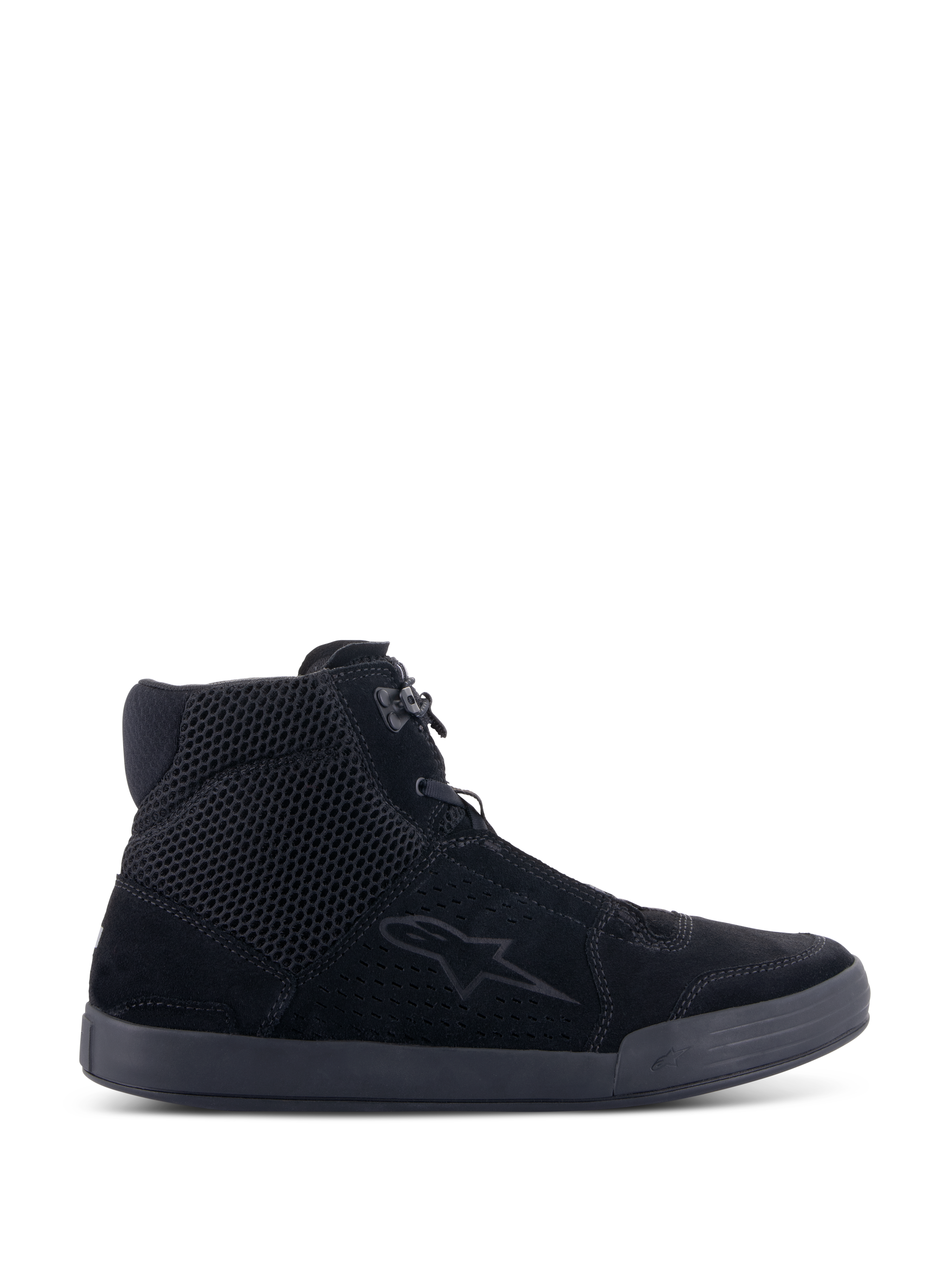Alpinestars Chrome Air Schuh, urbaner Motorradschuh, Schwarz Schwarz, Seitenansicht, mit einem Obermaterial aus Spaltleder und Mesh, lässige Sneaker-Silhouette mit integriertem Knöchelschutz für den Straßeneinsatz.