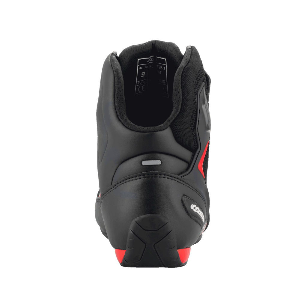 Alpinestars FQ20 Faster-3 Rideknit® Schuhe, Schwarz und leuchtendes Rot, Rückansicht mit Fokus auf die konturierte Fersenkappe, den Reflexstreifen und den gepolsterten Knöchelbereich, technisches Motorrad-Schuhwerk